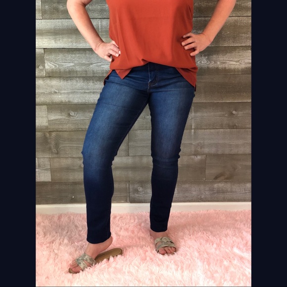 ⭐️last one⭐️kancan high rise dark wash skinny jean - Picture 7 of 8